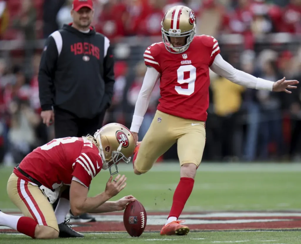 Robbie Gould during an american football game,